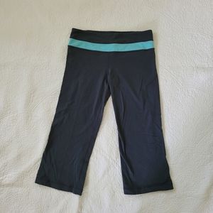 Lululemon Womens Groove Capri Yoga Pants Straight Size 6 Grey